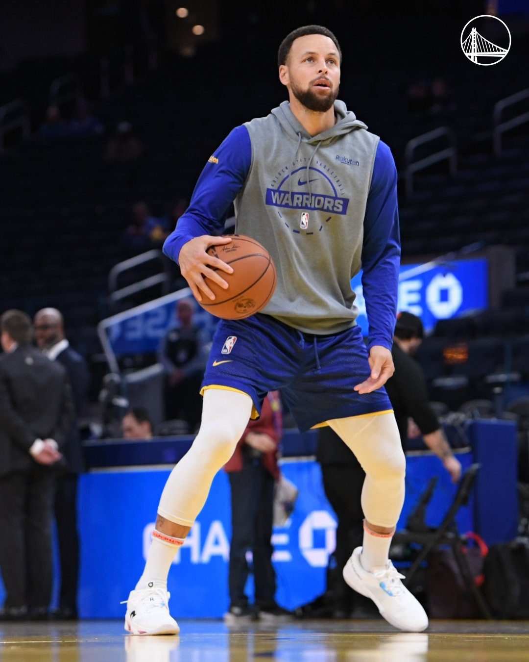 开云APP-库里16分勇士不敌猛龙结束4连胜,奎克利40分10助巴恩斯26分11助